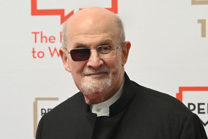 Fotó: AFP/Timothy A. Clary Salman Rushdie memoárja áprilisban jelenik meg