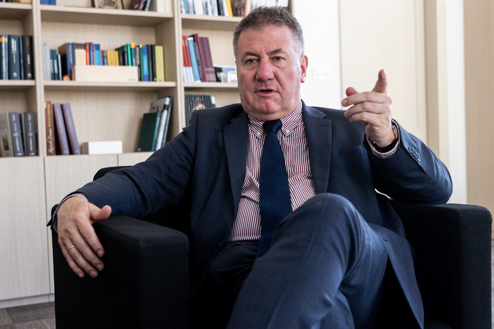 Fotó: MH/Török Péter A migránsok többsége integráció helyett megőrzi meggyőződését, annak radikális elemeivel együtt – Interjú