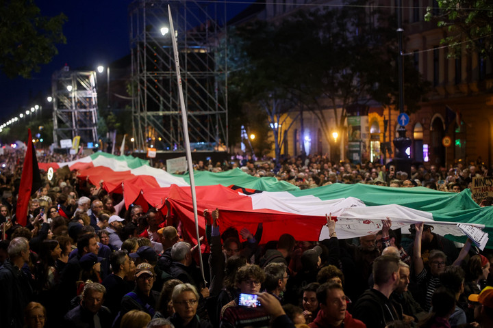 Az oktatás szabadságáért demonstráltak civil szervezetek Budapesten