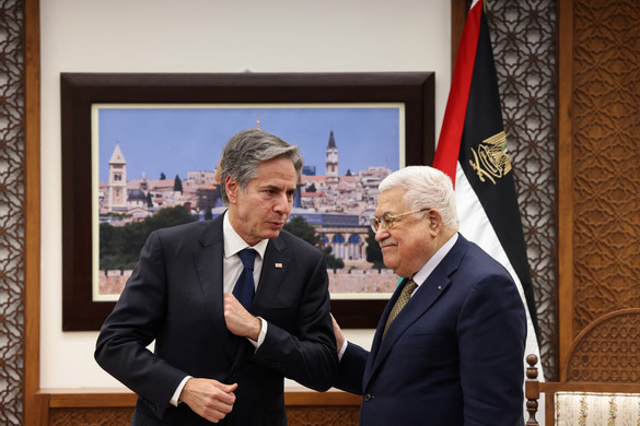 Az amerikai külügyminiszter jelentések szerint találkozik a Palesztin Hatóság elnökével