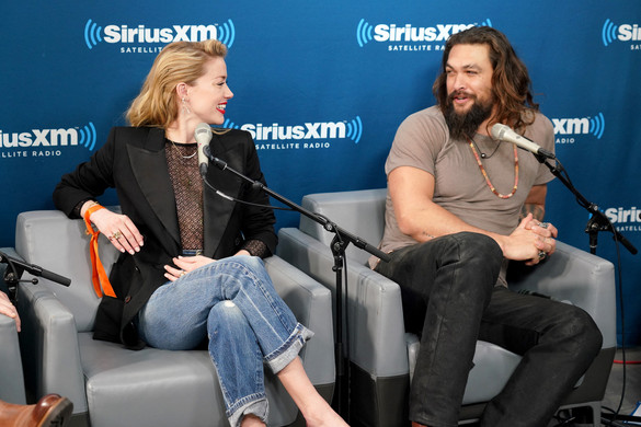 Óriási botrány az Aquaman körül: Amber Heard részegeskedéssel vádolja Jason Momoát