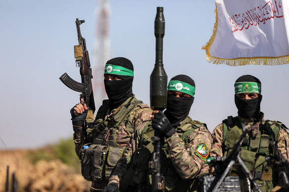 Fényűző luxusotthonából szólítja fel a gyerekeket és a nőket az arab terroristavezér, hogy haljanak meg + VIDEÓ