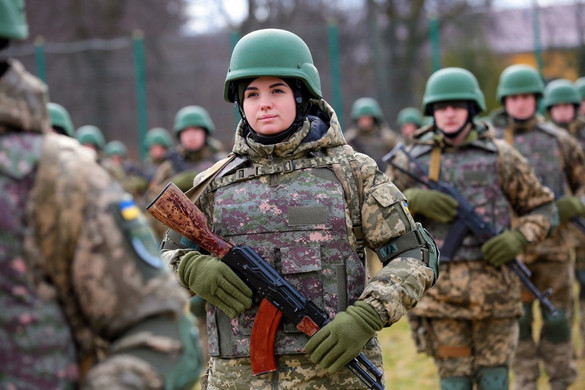 Két év alatt negyven százalékkal nőtt a nők aránya az ukrán hadseregben