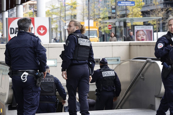Rálőtt a rendőrség egy merénylettel fenyegetőző nőre Párizsban