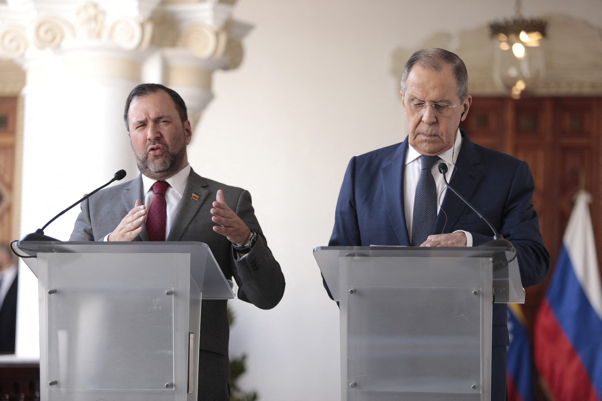 Yvan Eduardo Gil Pinto venezuelai külügyminiszter és Szergej Lavrov orosz külügyminiszter