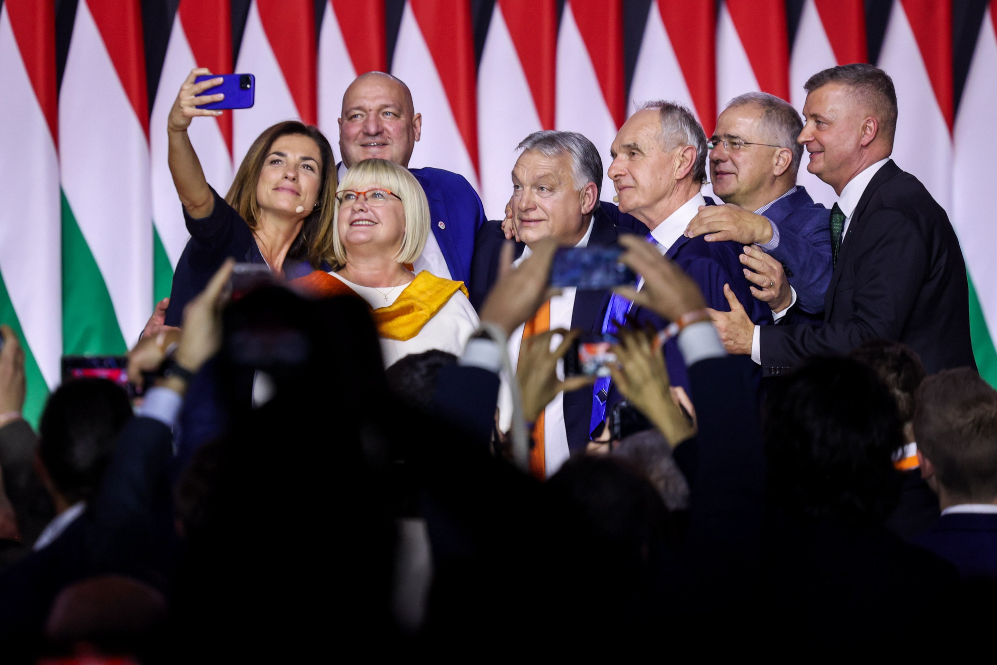 Orbán Viktor és a Fidesz alelnökei Varga Judittal és Szita Károllyal