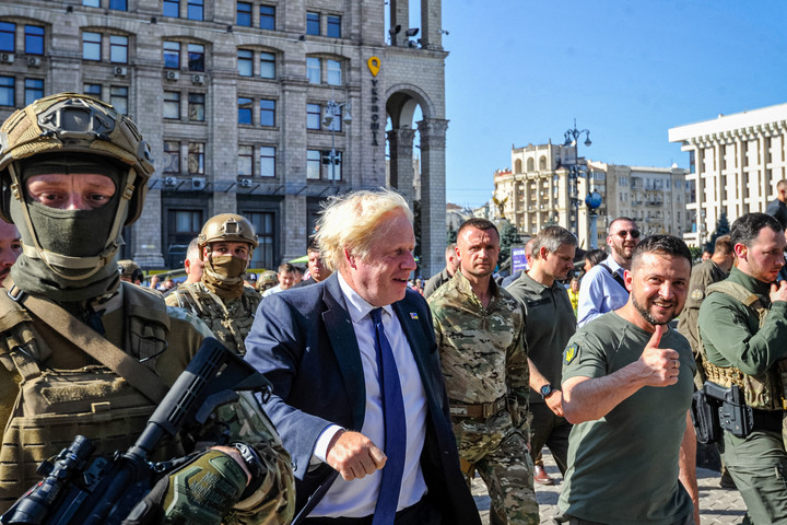 Fotó: Sergei CHUZAVKOV / AFP Így kényszerítette Ukrajnát a Nyugat a háború folytatására