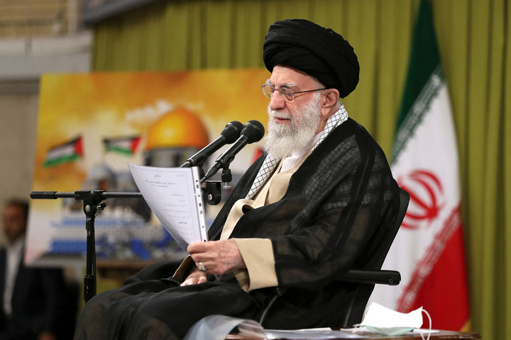 Fotó: AFP/Khamenei.ir Jogvédők: Iránban mintegy 700 kivégzést hajtottak végre az idén