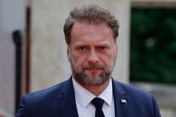 Autóbalesetben súlyosan megsérült a horvát védelmi miniszter