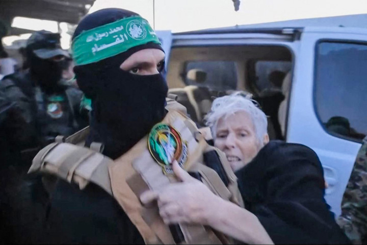 Fotó: AFP/Hamas Media Office Élőben közvetítette a Hamász egy kétgyermekes magyar–izraeli férfi elrablása előtti pillanatokat + VIDEÓ