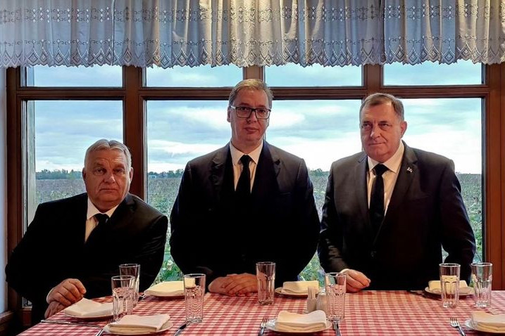 „Mindig jó találkozni egy olyan őszinte baráttal, mint Orbán Viktor” – közös képet posztolt a szerb elnök Orbán Viktorral