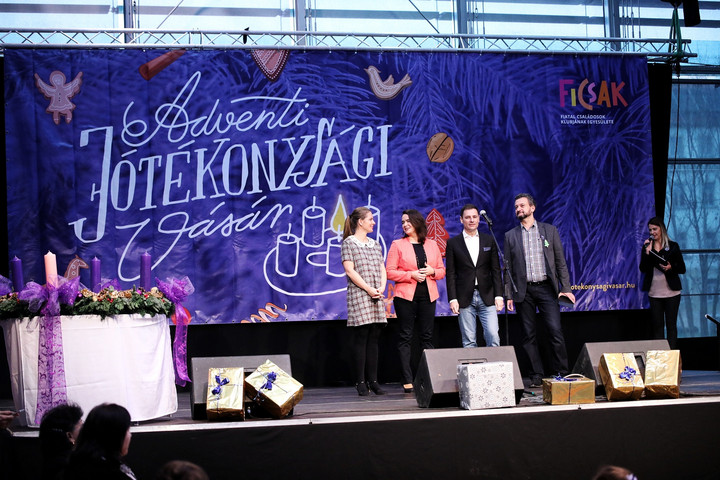 Fotó: MH-archív/Hegedüs Róbert Jótékonysági gyűjtés a gyermekekért