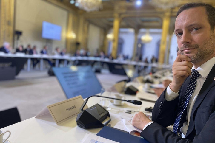 Azbej Tristan: Háborúk indítása helyett békére és a stabilitásra kell törekedni