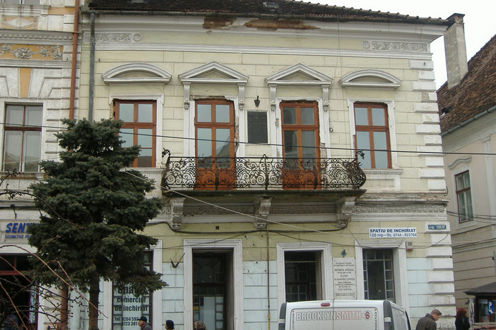 Fotó: Wikipédia/Zsoltxantus Marosvásárhely fejet hajt Bolyai János előtt