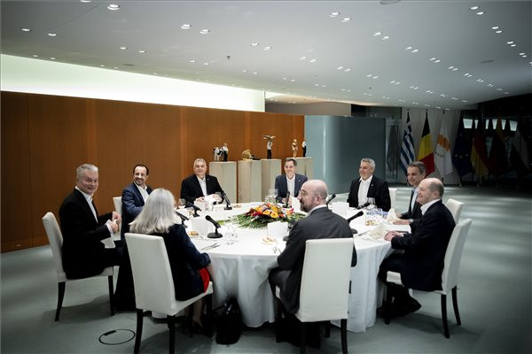 Fotó: MTI/Miniszterelnöki Sajtóiroda/Fischer Zoltán Orbán Viktor: nekünk Magyarország az első