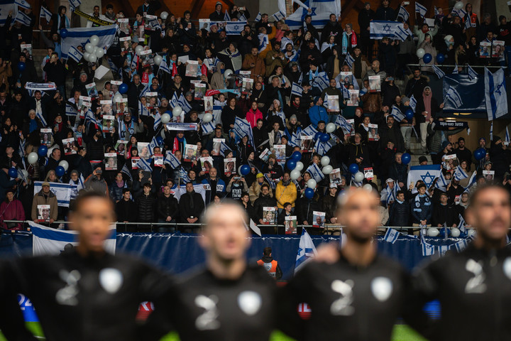 Fotó: MTI/Vasvári Tamás Komoly üzenetet skandáltak az izraeli szurkolók a felcsúti stadionban + VIDEÓ
