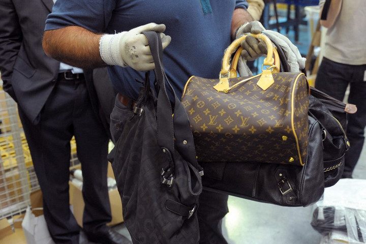 Több mint egymilliárd dollár értékű hamis terméket foglaltak le New Yorkban