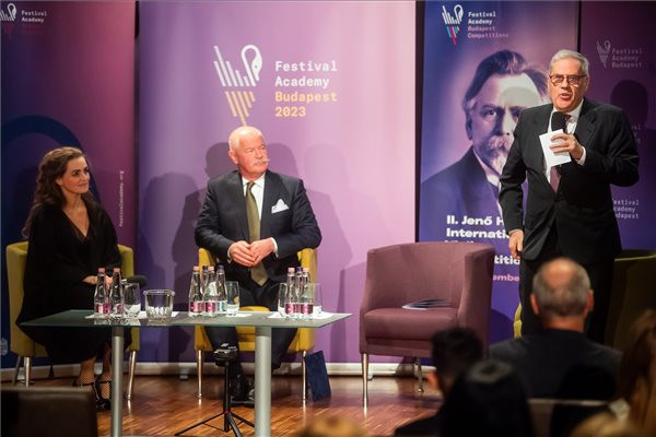 Fotó: MTI/Balogh Zoltán A hétvégén rendezik a Hubay Jenő Nemzetközi Hegedűversenyt