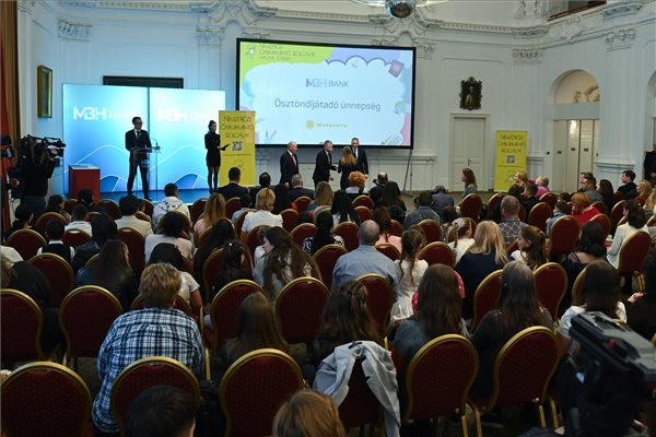 Kövér László: A tudással felvértezett gyermekek fontos felnőttekké válnak