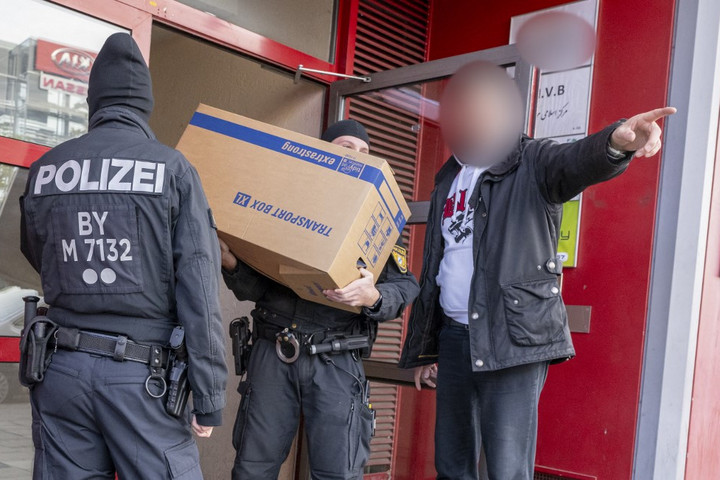 Fotó: AFP/DPA Picture-Alliance/Peter Kneffel Iráni ideológiát terjesztő iszlamista szervezettel kapcsolatban nyomoznak Németországban
