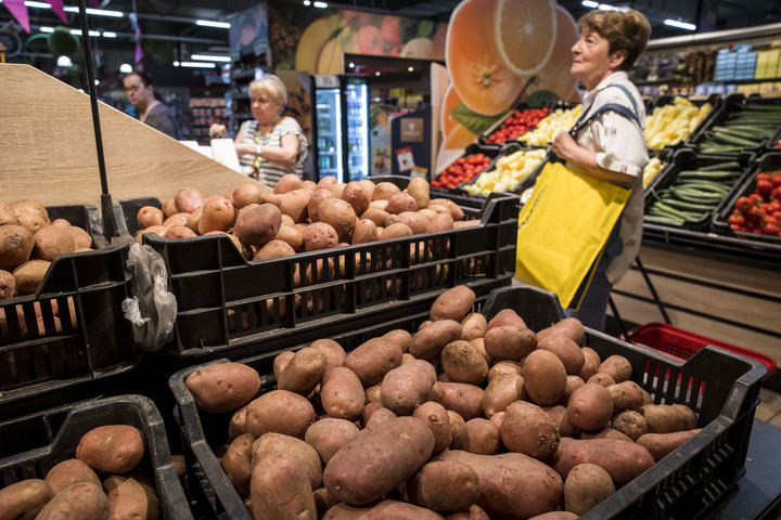 Meghosszabbítja a kabinet kötelező akciózást