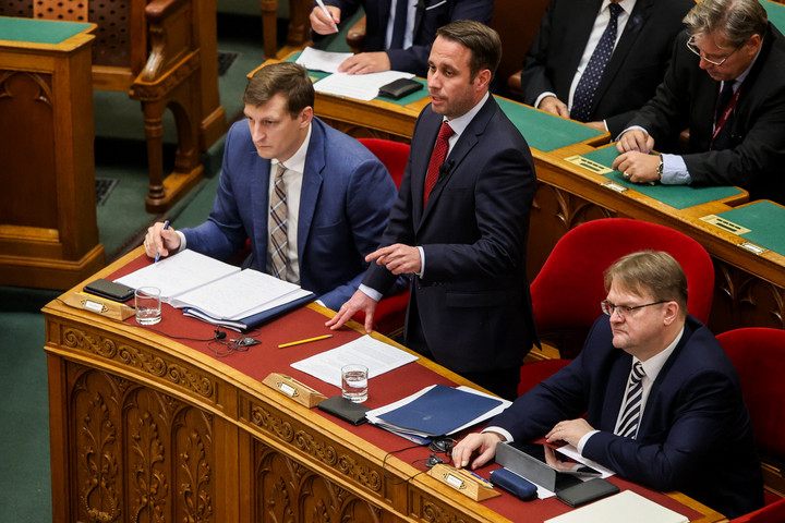 Fotó: MH/Török Péter Dömötör Csaba: A külföldi befolyásszerzés kérdése biztosan szerepelni fog a nemzeti konzultáció témái között + VIDEÓ