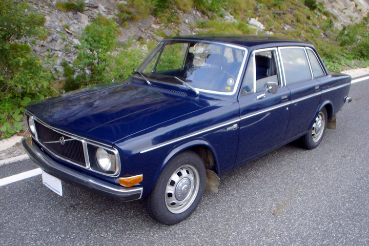 Fotó: Wikipedia/Noesveritat Észak-Korea immár 49 éve tartozik Svédországnak ezer darab Volvo 144-es árával
