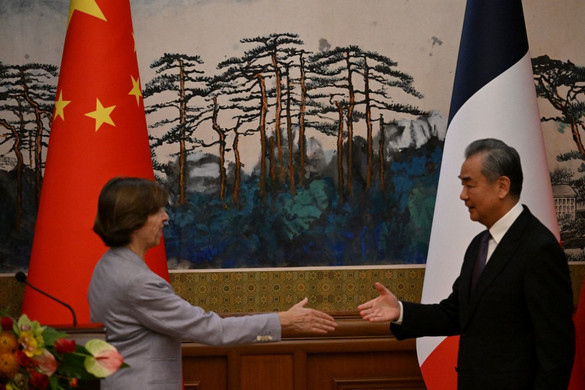 Kína szerint Európának nem kellene félnie az együttműködéstől