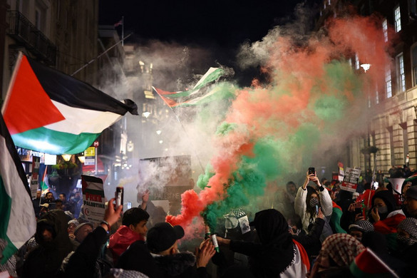 Tízezrek tüntettek Londonban a palesztinok mellett