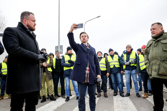 Bosak: Elkerülhetetlen a Nyugat és Oroszország kapcsolatainak újraindítása