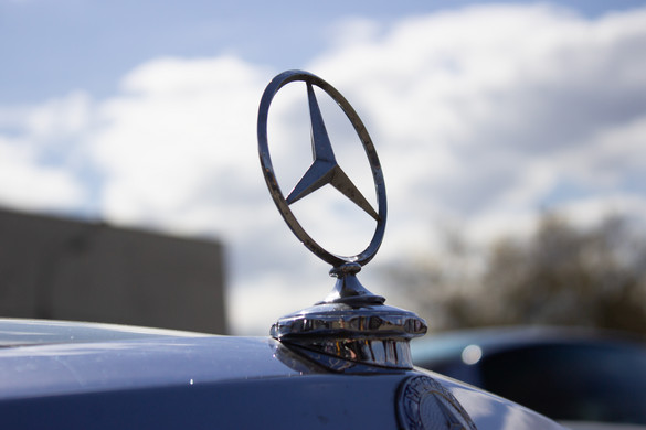 Eladó az MSZMP régi, miniszteri Mercedese