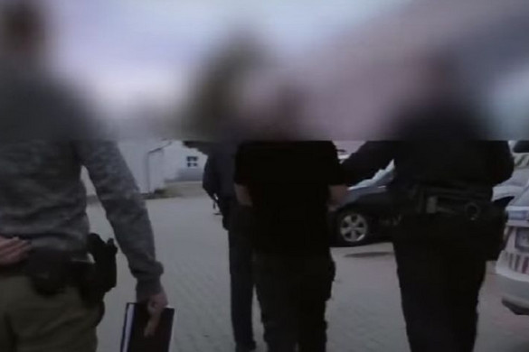 Nagy-Britanniából hozták haza a szexuális erőszak miatt körözött pápai férfit + VIDEÓ