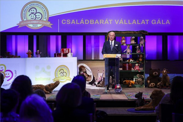 Csák János: Európa legcsaládbarátabb kormányát képviselem