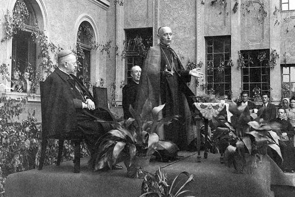 A nyilasok és a kommunisták ellen is felemelte szavát Isten tiszteletreméltó szolgája, Mindszenty József