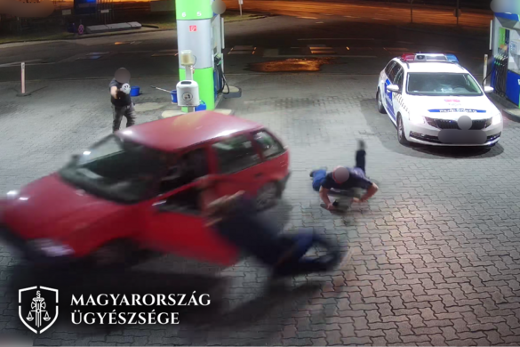 A benzinkúton sodorta el a rendőrt és a polgárőrt