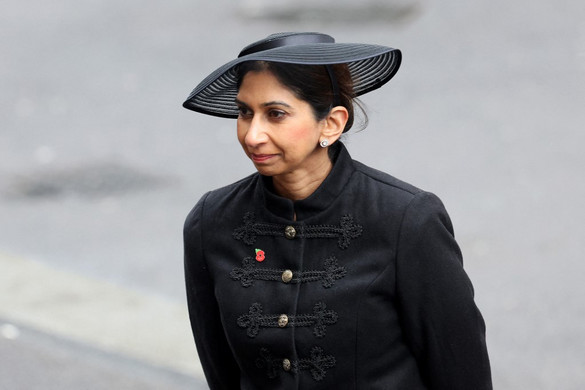Menesztette belügyminiszterét a brit kormányfő