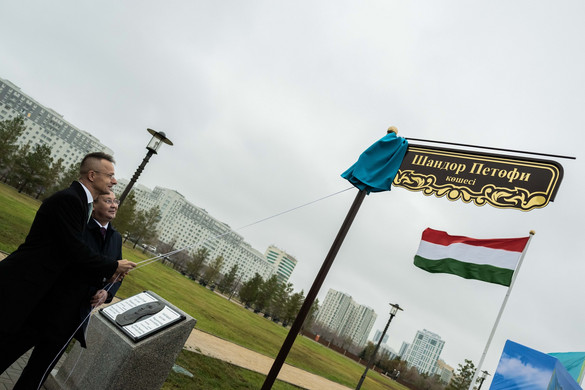 Szijjártó: Magyarország és Kazahsztán is kitart saját kultúrája, nemzeti jellegzetességei mellett