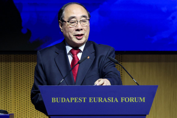 Peking a nemzetközi kapcsolatok megerősítését sürgeti a béke és a fejlődés érdekében