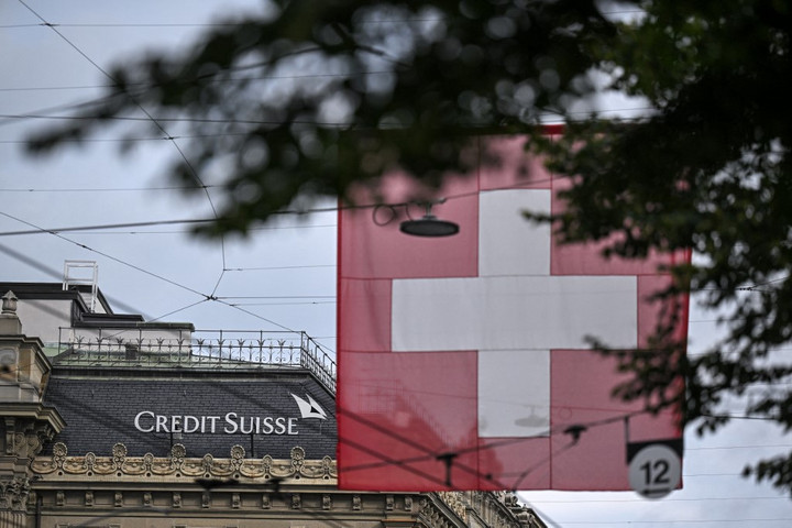 Svájc fagyasztja az orosz vagyont
