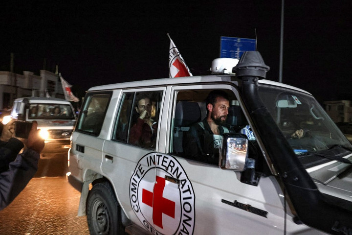Fotó: AFP/Mohammed Abed Újabb orosz állampolgárok hagyhatták el a Gázai övezetet