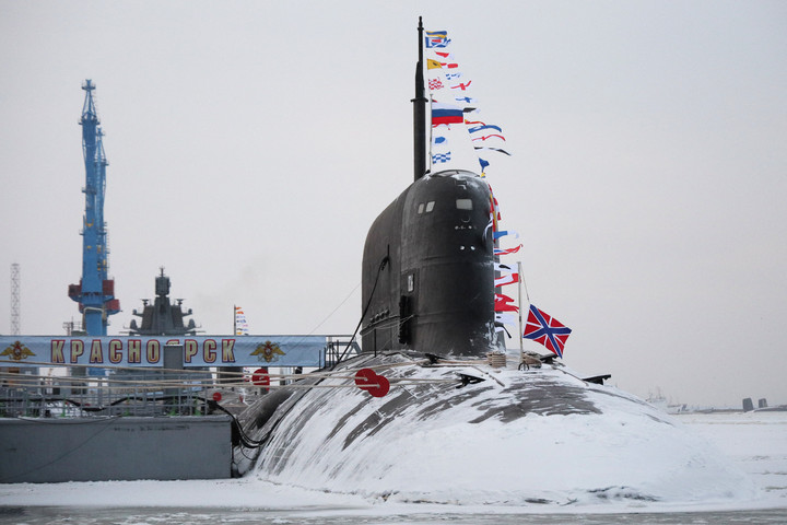 Putyin két új nukleáris meghajtású tengeralattjárót avatott fel