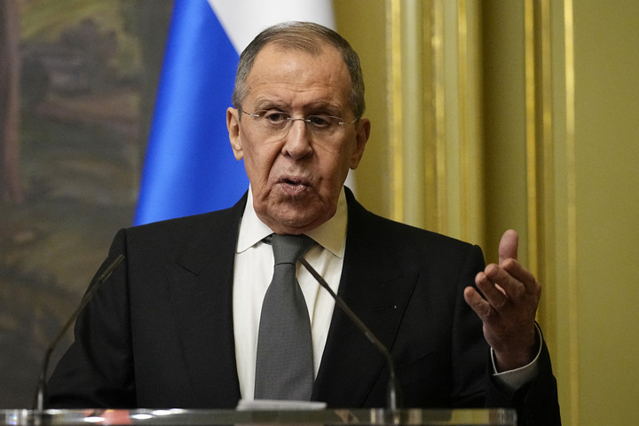 Fotó: AFP/Pool/Alexander Zemlianichenko Lavrov bírálja, hogy a Nyugat tiltakozik Navalnij halála miatt