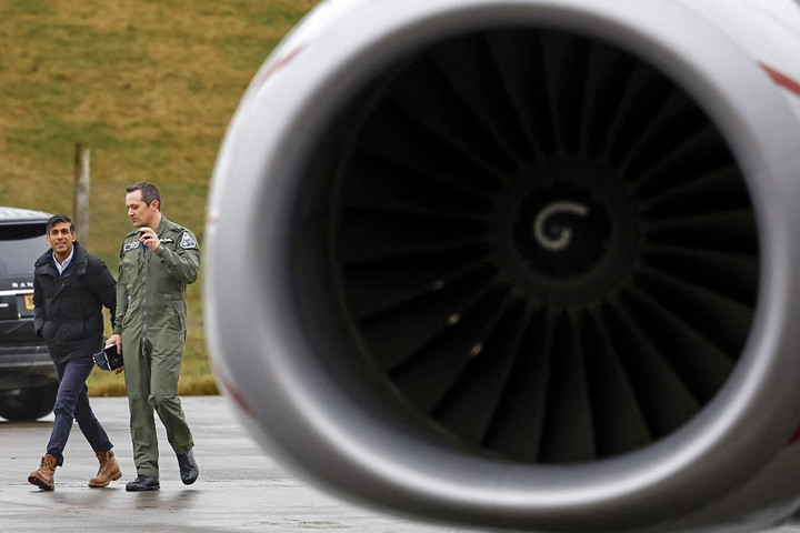 Fotó: AFP/Pool/Jeff Mitchell A zápor csepp a tengerben a sugárhajtóműben?