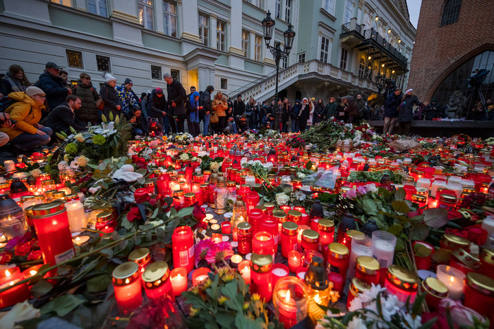 Prágai lövöldözés – A lövöldöző házában talált fegyverrel öltek meg egy fiatal apát és egy csecsemőt a klánovicei erdőben