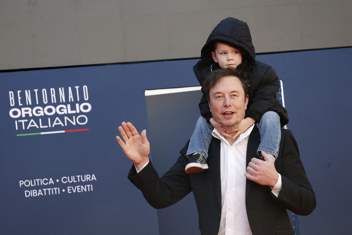 Fotó: Anadolu Agency via AFP/RICCARDO DE LUCA Elon Musk szerint is változás kell Brüsszelben