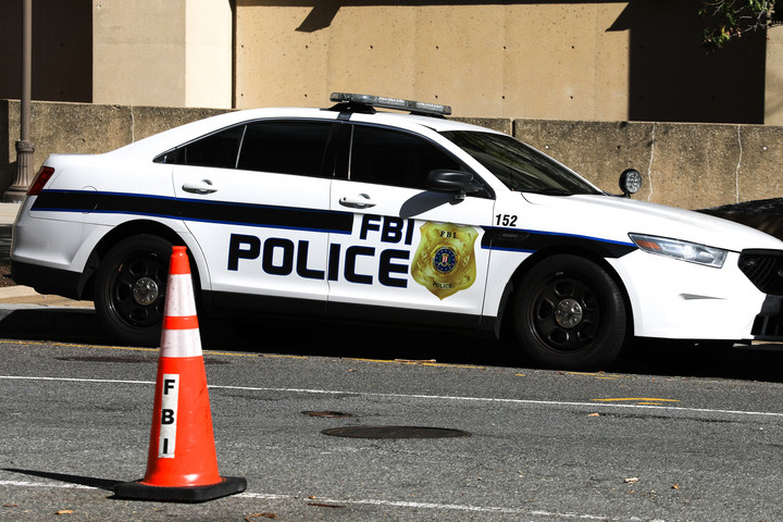 Letartóztattak egy tinédzsert, aki egy FBI-ügynök autóját lopta el Washingtonban