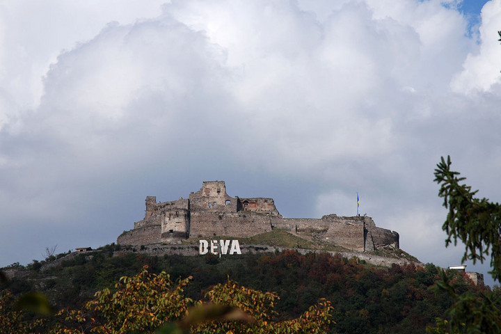 Végéhez közeledik Déva várának a felújítása