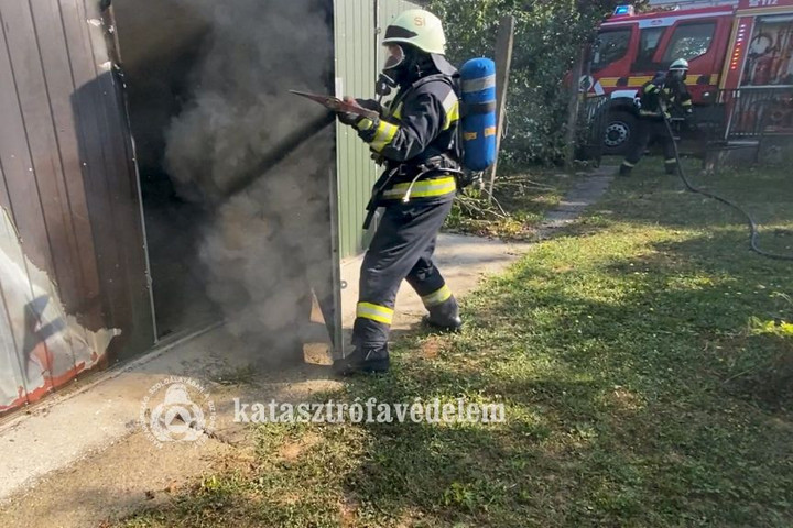 Tűz ütött ki egy ipari telephelyen Beremend külterületén