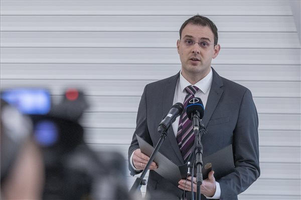 Fotó: MTI/Katona Tibor Átadták a marcali légimentőbázist
