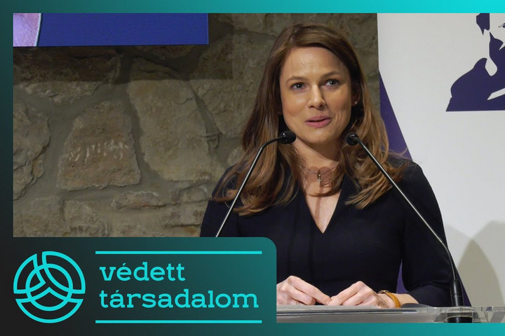 Fotó: Youtube Új műsorral jelentkezik Földi-Kovás Andrea: jön a Carpe Deum